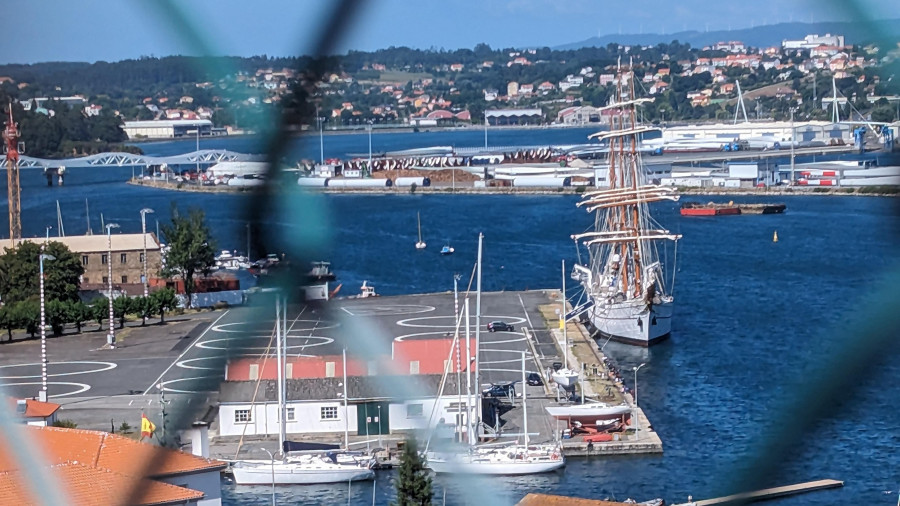 El buque-escuela “Sagres” amarra  en Ferrol para reparar una avería
