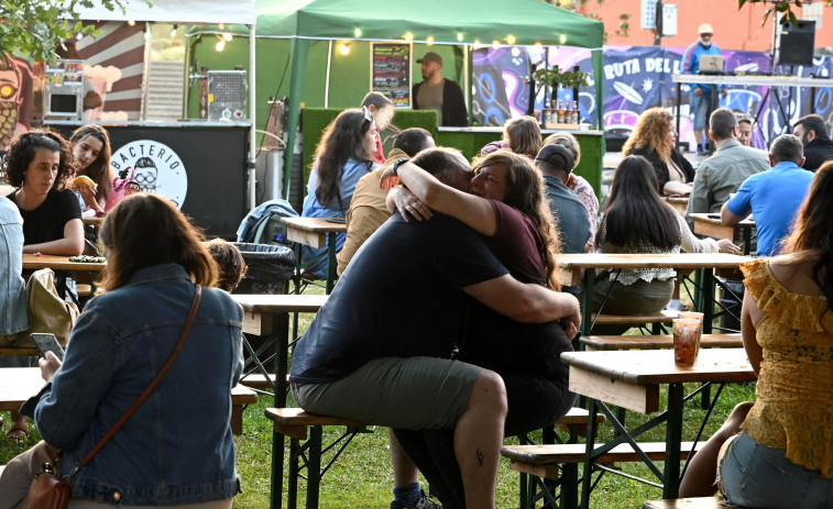 Mucho amor por la cerveza, este fin de semana, en el parque do río Freixeiro de Narón