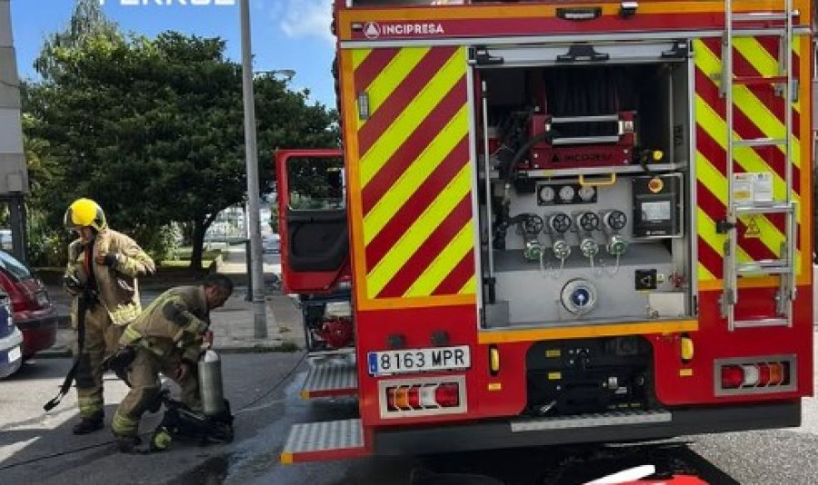 Un pequeño incendio en Caranza obliga a intervenir a los Bomberos de Ferrol