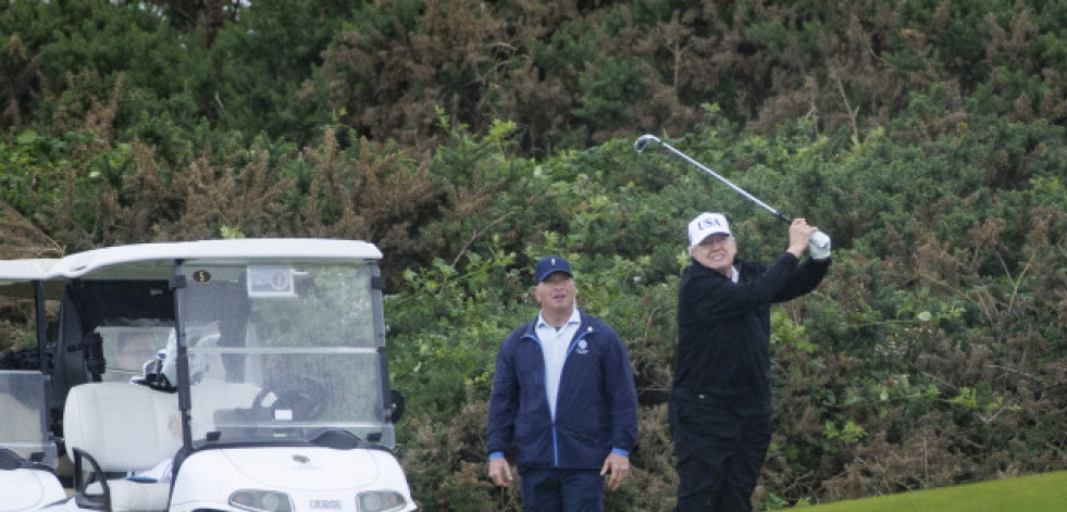 Trump juega al golf en Escocia antes de reunirse con Von der Leyen y Starmer