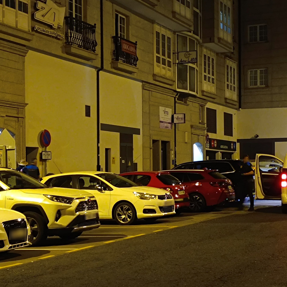 Detenidos dos individuos por un presunto robo de un teléfono en Ferrol