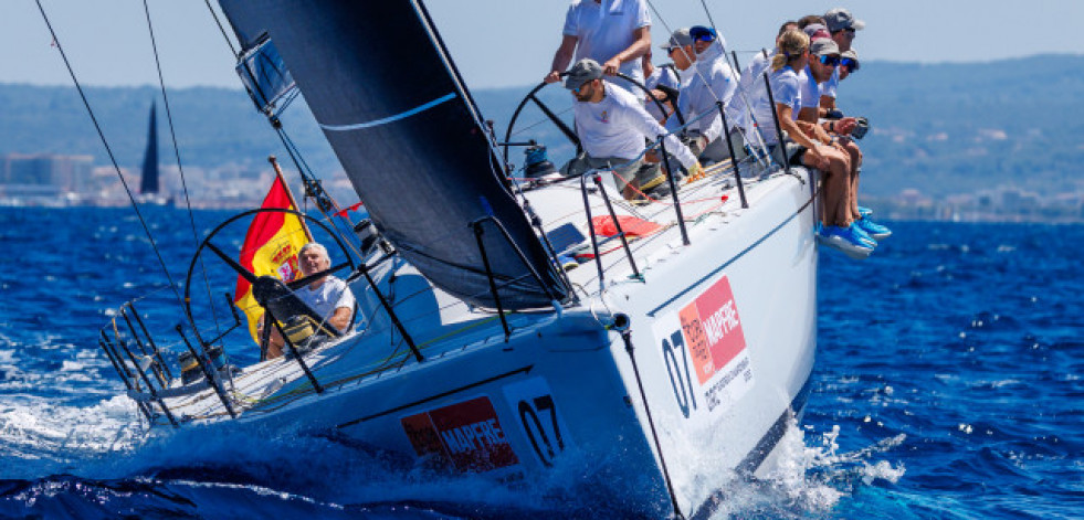 El rey se embarca en el ‘Aifos’ antes de una semana de actos en Palma de Mallorca