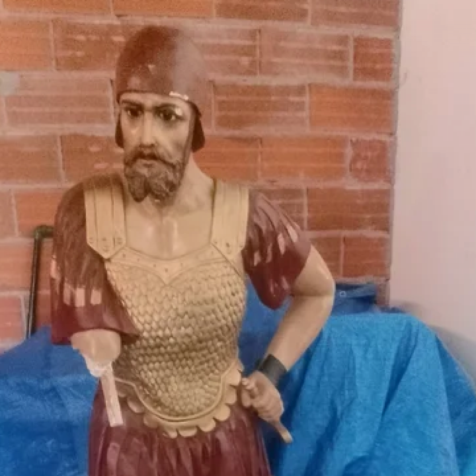 Del trono a Wallapop: venden a un romano de la Semana Santa de Ferrol