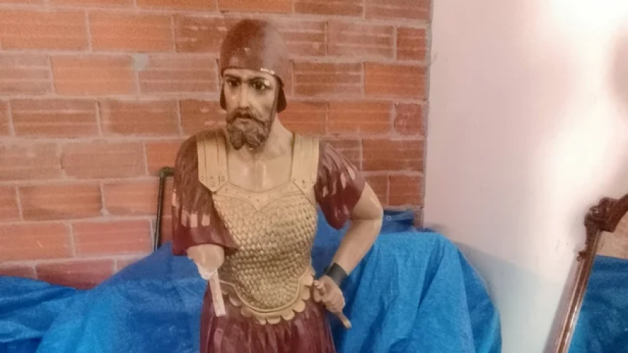 Del trono a Wallapop: venden a un romano de la Semana Santa de Ferrol