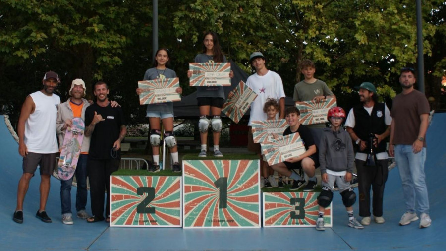 Coque Mosquera y Alba Cruz vencen en el campeonato del "Ferrol Street Skate"