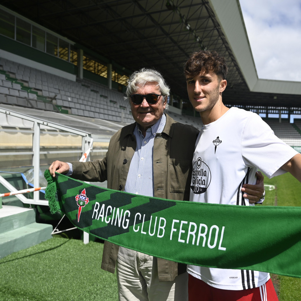 Azael, talento gallego para el Racing con las ideas claras