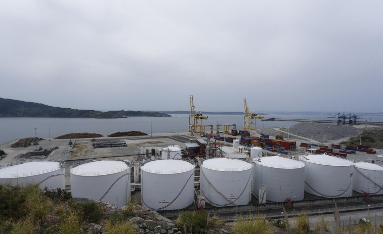 Una empresa planea fabricar graneles líquidos renovables en el puerto exterior de Ferrol