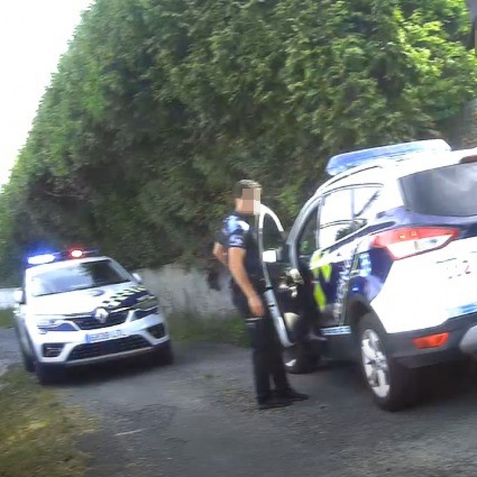 La Policía Local de Ares detiene a un individuo que estaba en busca y captura desde marzo
