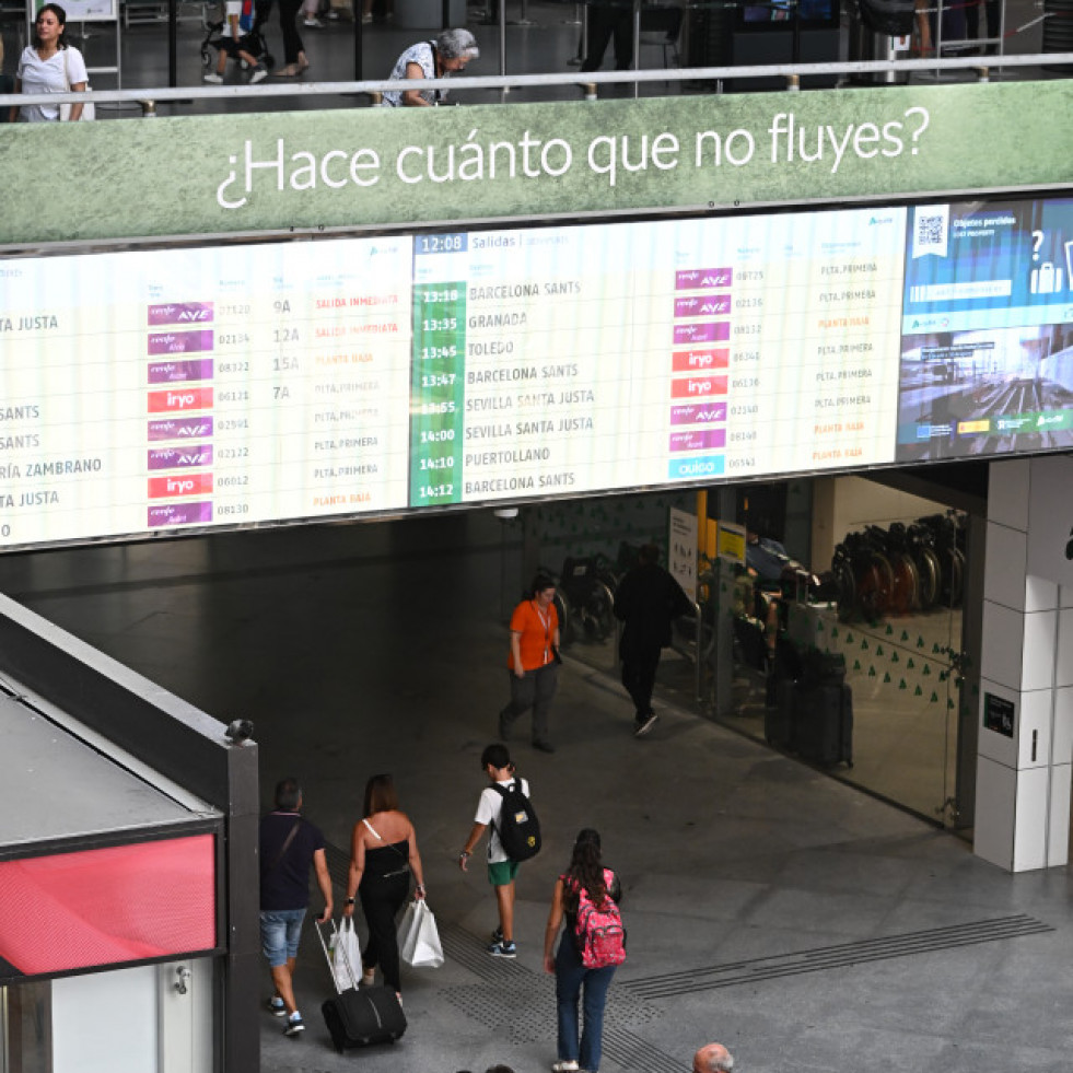 Renfe ofrece más de un millón de plazas para la operación salida de agosto