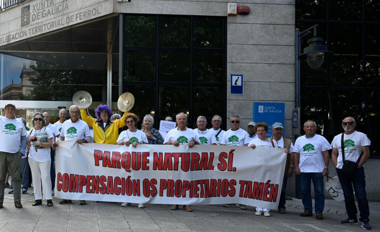 Dos horas y 200 firmas: el balance de una nueva protesta de los propietarios de terrenos en las Fragas do Eume