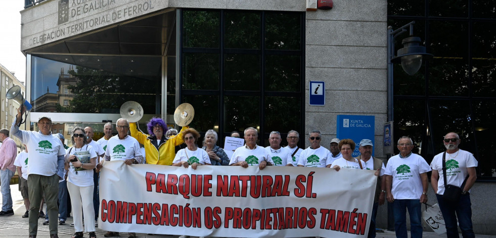 Dos horas y 200 firmas: el balance de una nueva protesta de los propietarios de terrenos en las Fragas do Eume