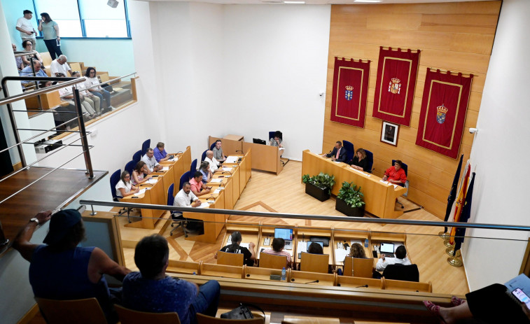 La corporación naronesa aprueba la paralización de las obras de la cementera ubicada en Castro