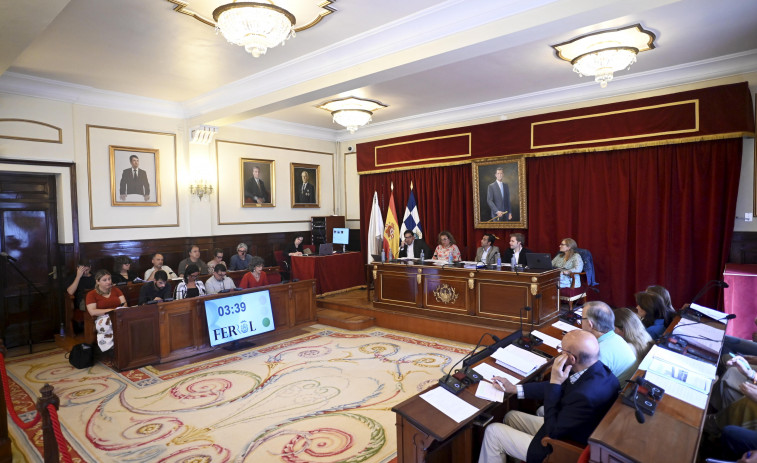 La corporación despide julio con un pleno cargado de reproches pero con pocos acuerdos