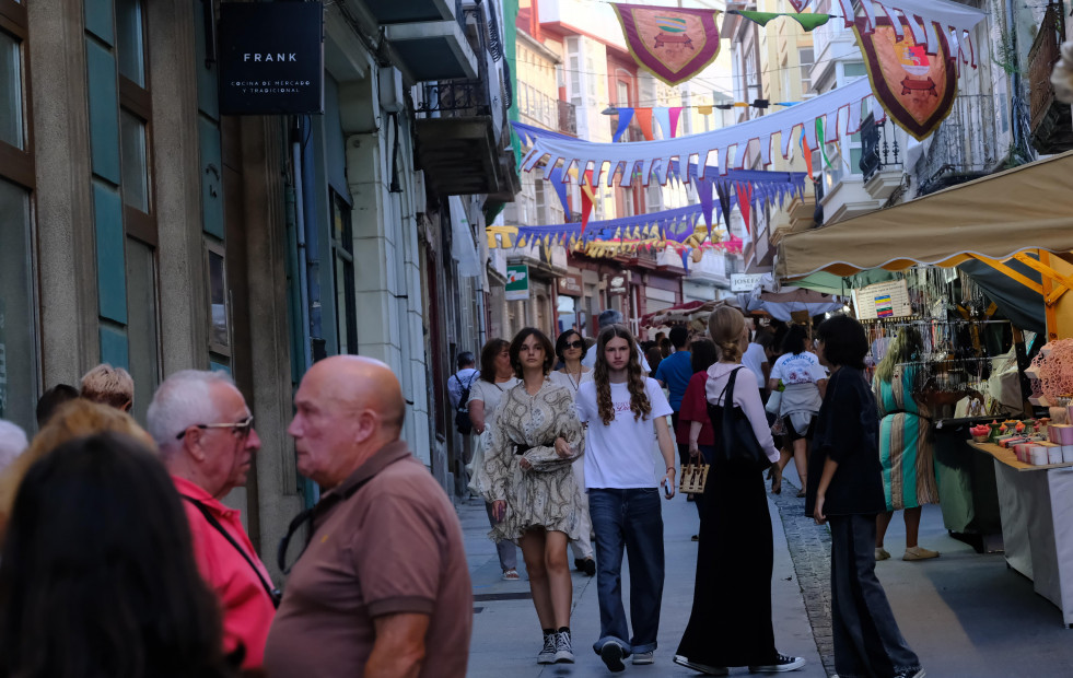 Ferrol Vello revive su pasado medieval con la apertura del tradicional mercado