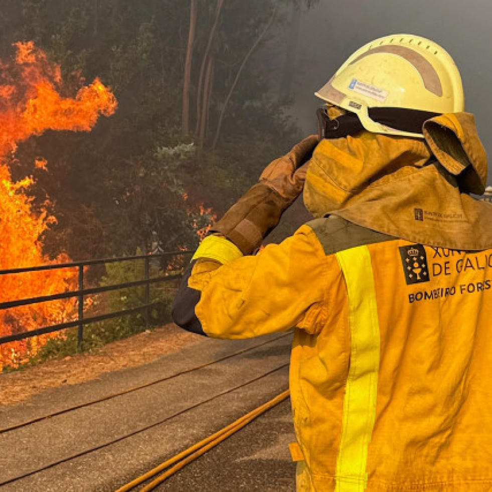 Estabilizado el incendio de A Cañiza, que afecta a unas 300 hectáreas