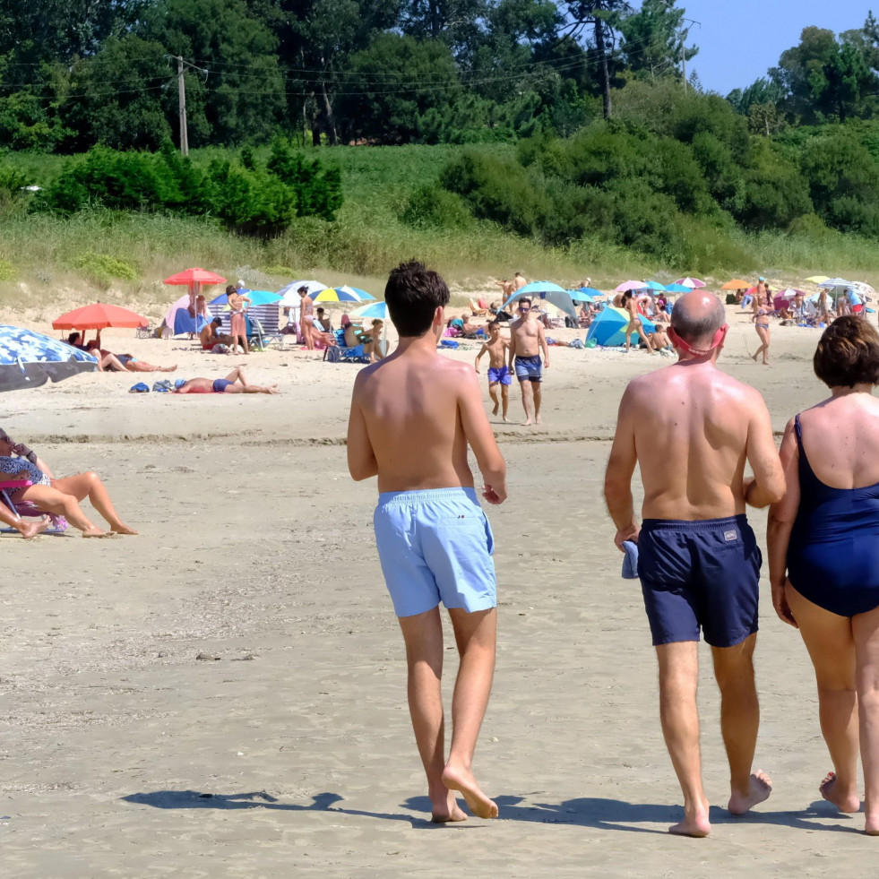 La falta de servicio de socorrismo y megafonía preocupa a los usuarios de la playa de Seselle