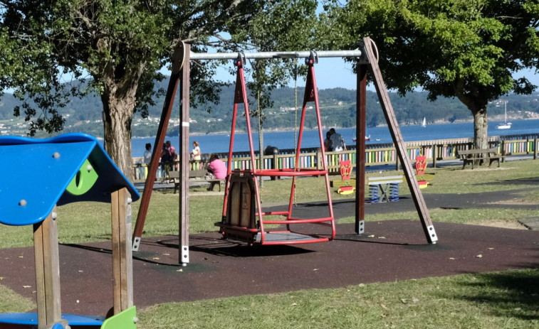Evacúan a un niño que se quedó atrapado en un juego infantil de Ares