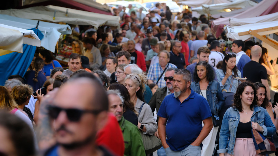 La Feria Medieval se despide este lunes de Ferrol con el respaldo del público, que abarrotó el muelle