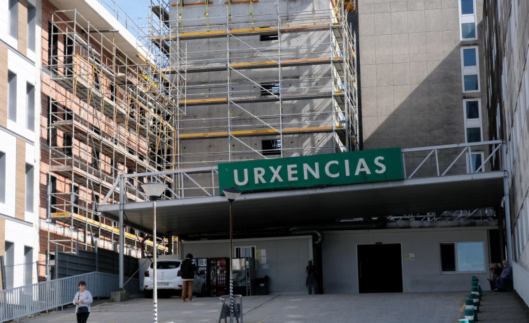 Herido un paciente del Marcide tras caerle encima el falso techo de su habitación