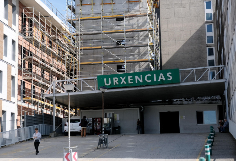 Herido un paciente del Marcide tras caerle encima el falso techo de su habitación
