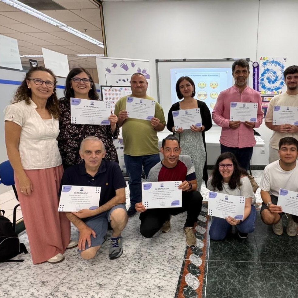 La formación en lengua de signos se amplió en el mes de julio en Ferrolterra