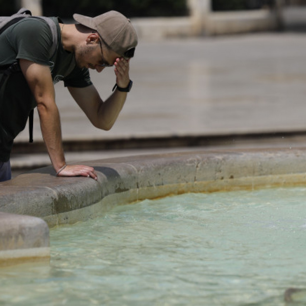Las altas temperaturas provocan un total de 1.060 fallecidos en julio, un 57% más que el año pasado