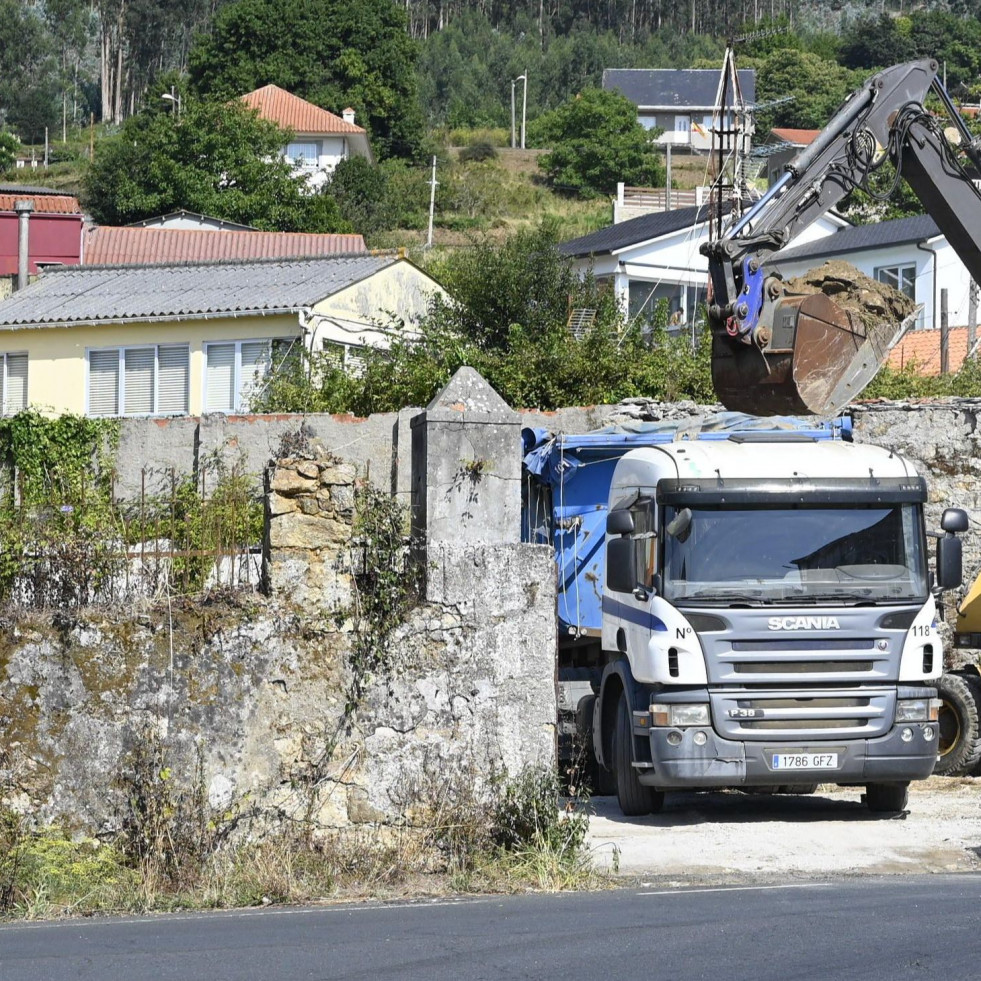 Comienzan los trabajos para construir la glorieta que agilizará el tráfico en Xuvia