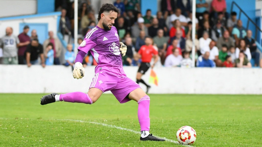Miquel Parera, el muro que ya es decisivo para el Racing de Ferrol