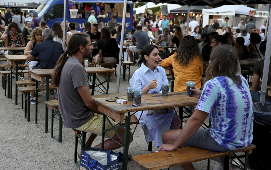 Segundo día de feria de la cerveza artesana con la música de Plan de fuga