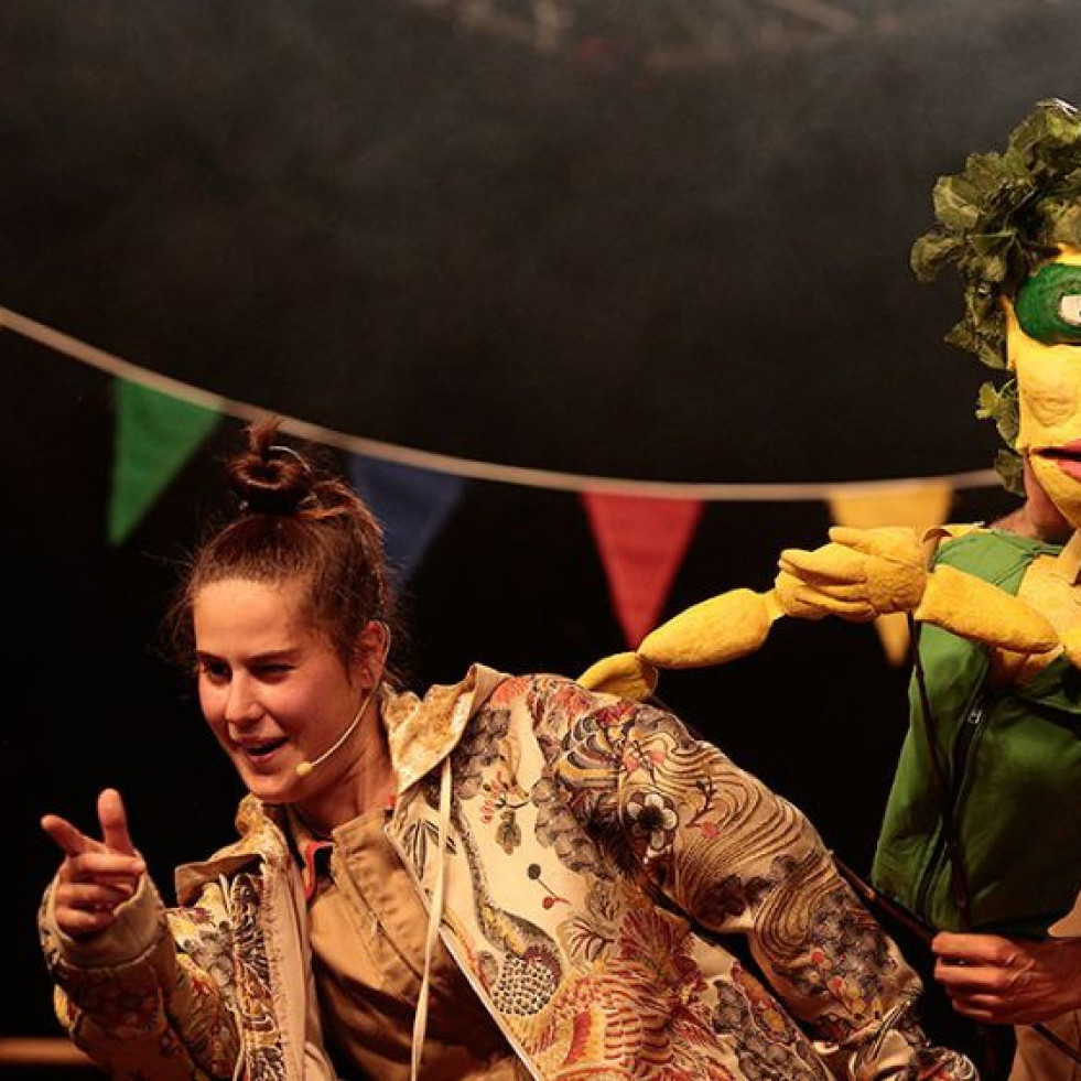 Dos días de teatro familiar sin pausa con el Centro Dramático Galego en Mugardos