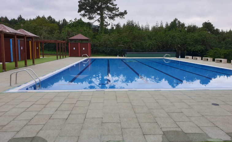 Cerrada la piscina de Moeche después de aparecer heces humanas en el agua