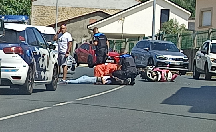 Herido un motorista tras colisionar contra un vehículo en Serantes
