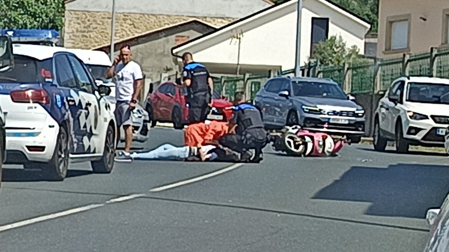 Herido un motorista tras colisionar contra un vehículo en Serantes
