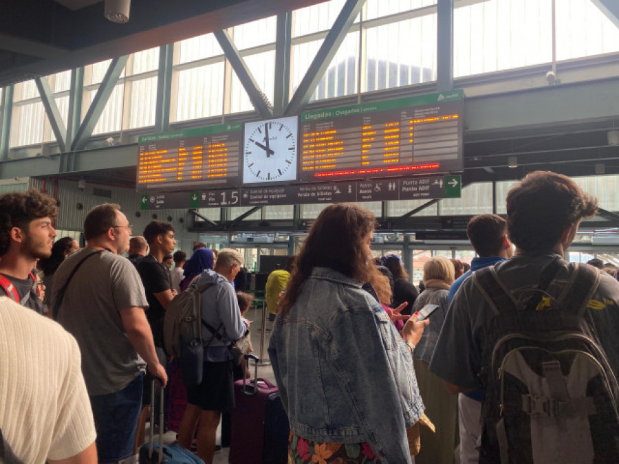 Renfe reanuda servicio de alta velocidad a Galicia suspendido ayer por incendio en Ourense