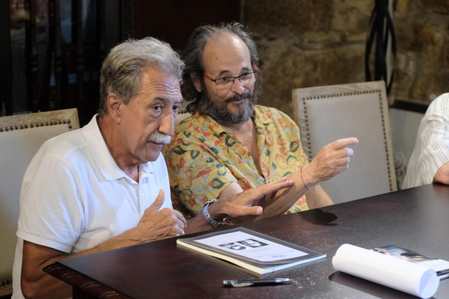 Pura Tejelo pone el broche de oro al acto de la Revista de Poesía Galega en Madrid “Olga”, en Neda