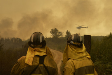 EuropaPress 6902484 extincion fuego carretera acceso poblacion cualedro 15 agosto 2025 cualedro 1629