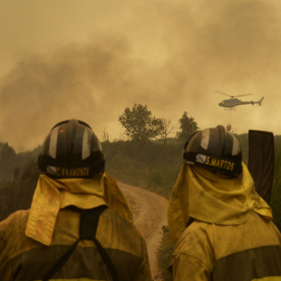 El incendio de Chandrexa de Queixa ya es el más grande en la historia de Galicia con 16.000 hectáreas quemadas