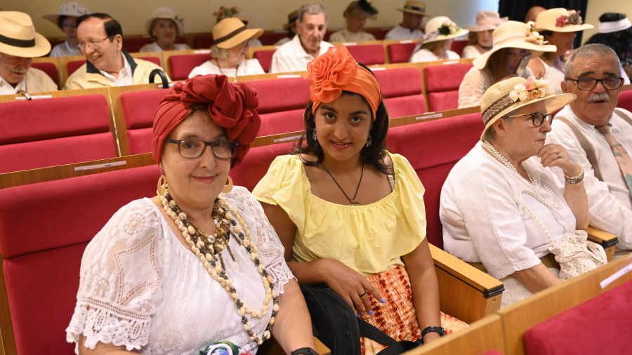 Premios para los mejores caracterizados en el concurso de trajes del Ares Indiano