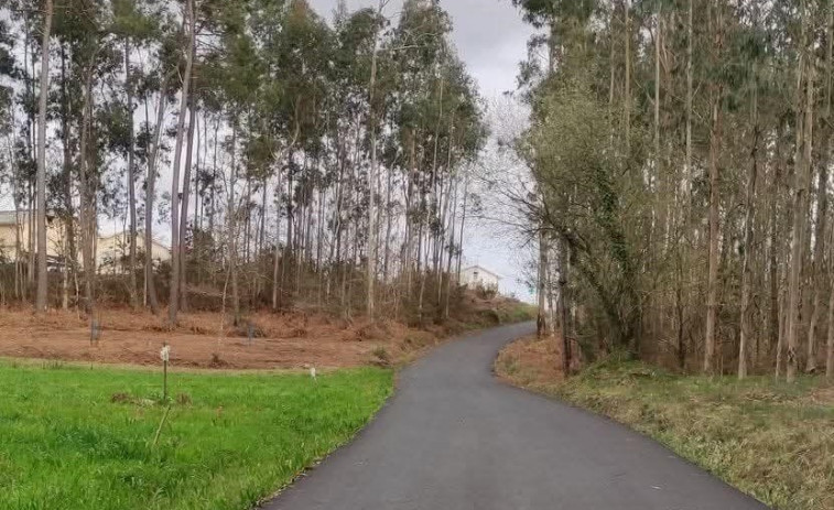 Herido tras una aparatosa caída de bicicleta en Monfero causada por los desbroces