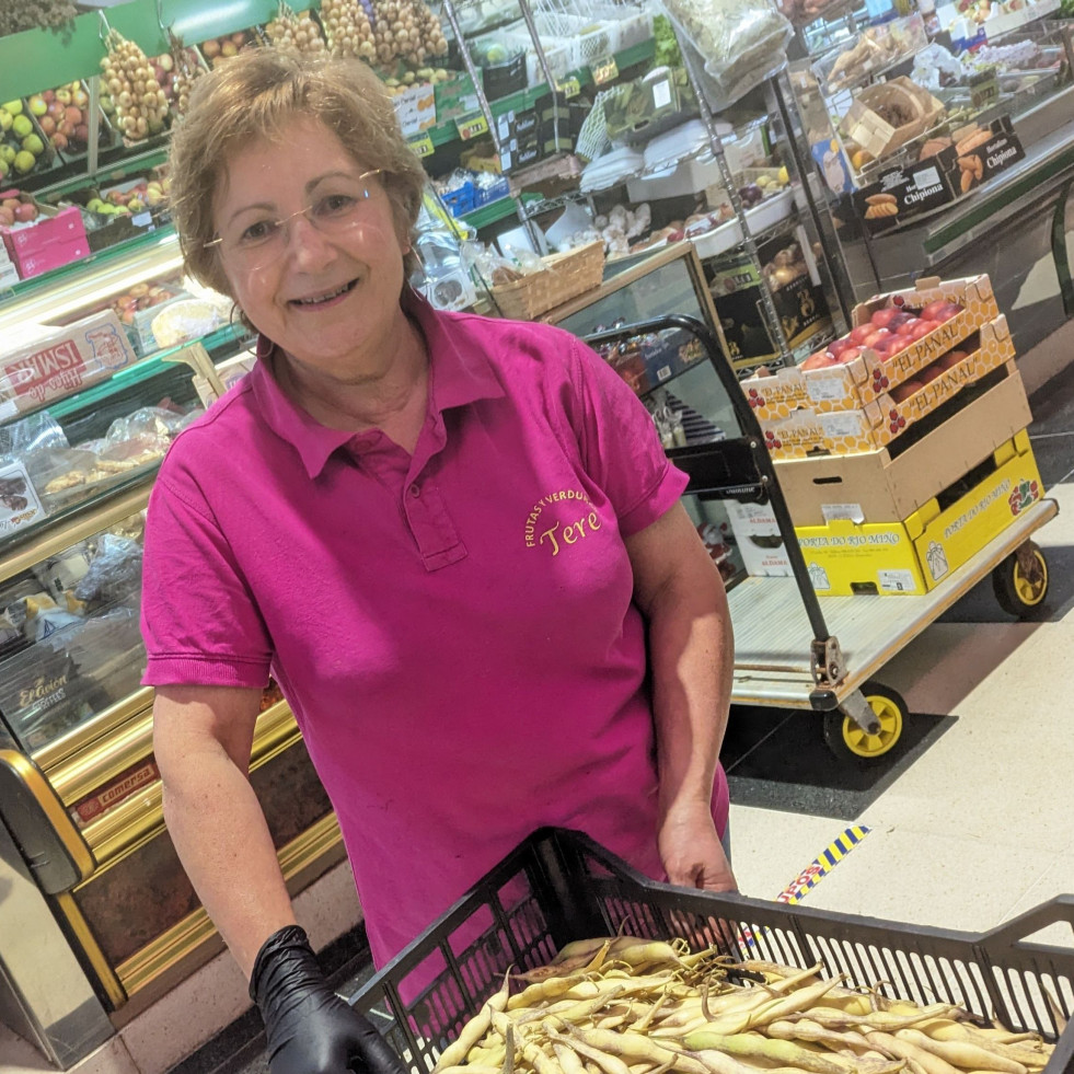 Las habas de vaina, una legumbre de entretiempo que empieza a llegar al mercado de A Magdalena