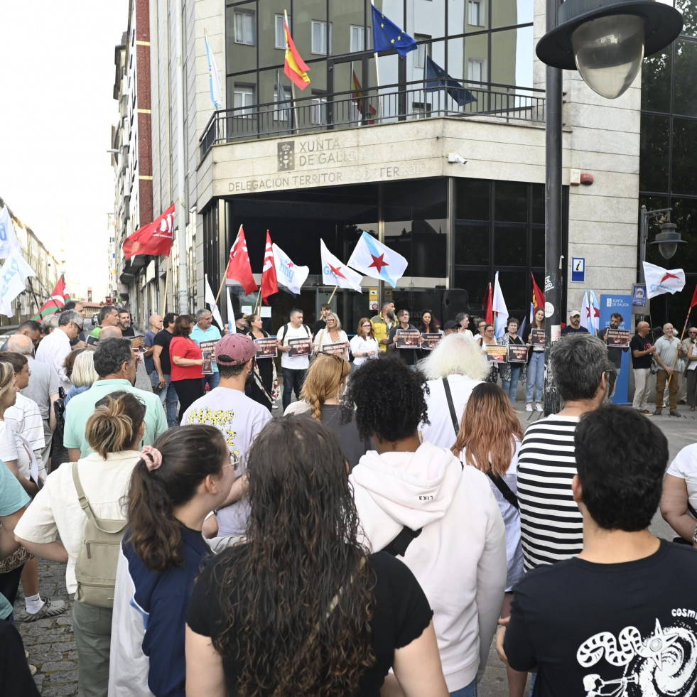 La plataforma Lumes Nunca Máis alerta en Ferrol de la crisis ambiental del “Prestige do interior”