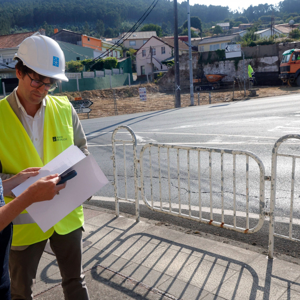 La Xunta supervisa las obras de mejora en materia de seguridad vial en Neda