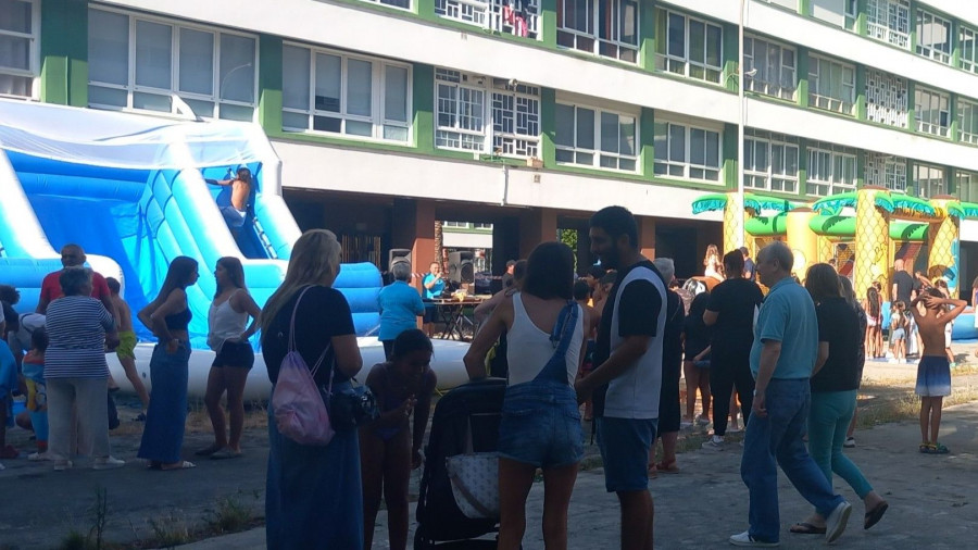 La marcha sigue en el barrio de Caranza con una jornada de música y fuegos