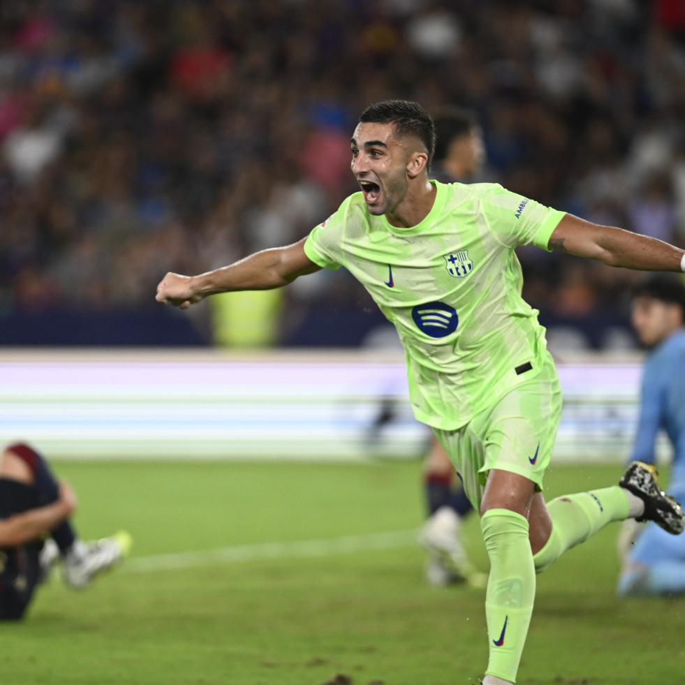 El Barcelona remonta al Levante con un gol en propia puerta en el 91 (2-3)