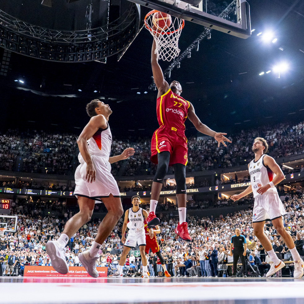 España suma una derrota más antes del Europeo, pero mejora y compite ante Alemania (95-75)