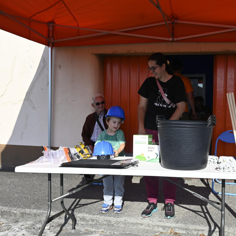 Protección Civil de Narón abre sus puestas de nuevo para recoger material para Ourense