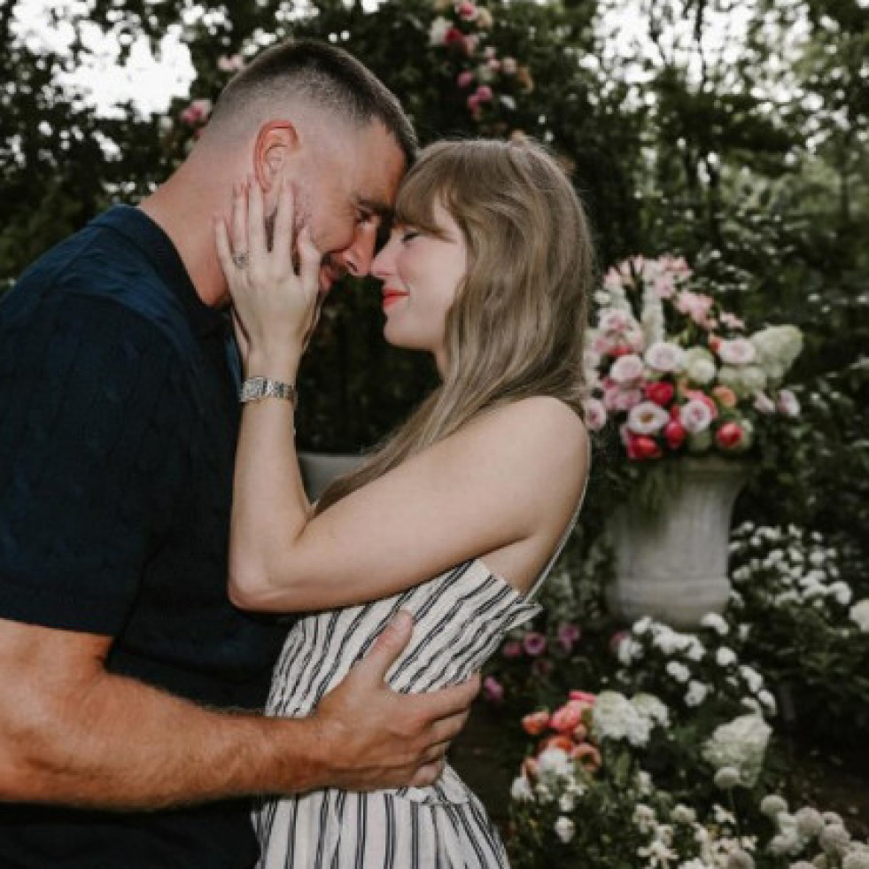 Taylor Swift y Travis Kelce anuncian que van a casarse