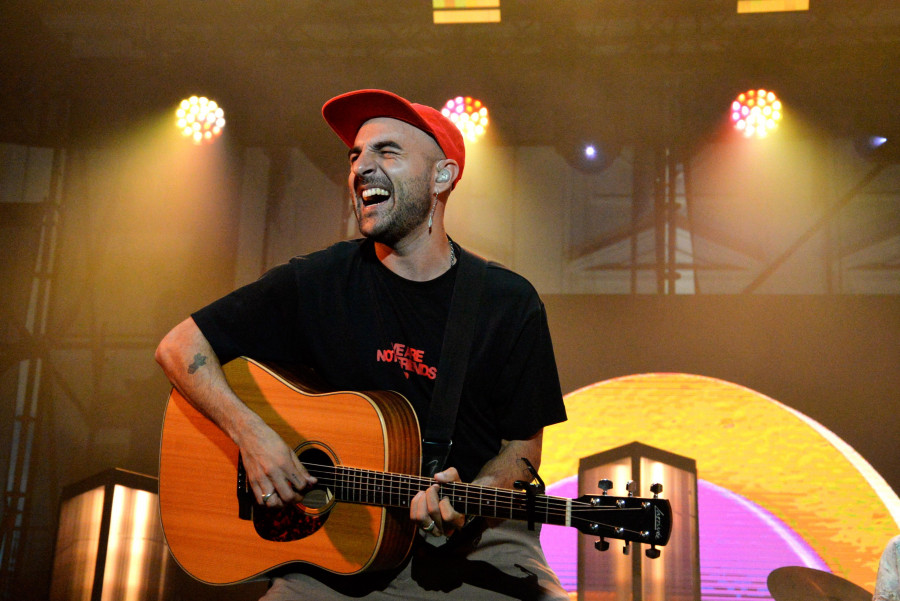 Nil Moliner conquista Ferrol en su regreso al escenario de San Ramón como un artista consolidado
