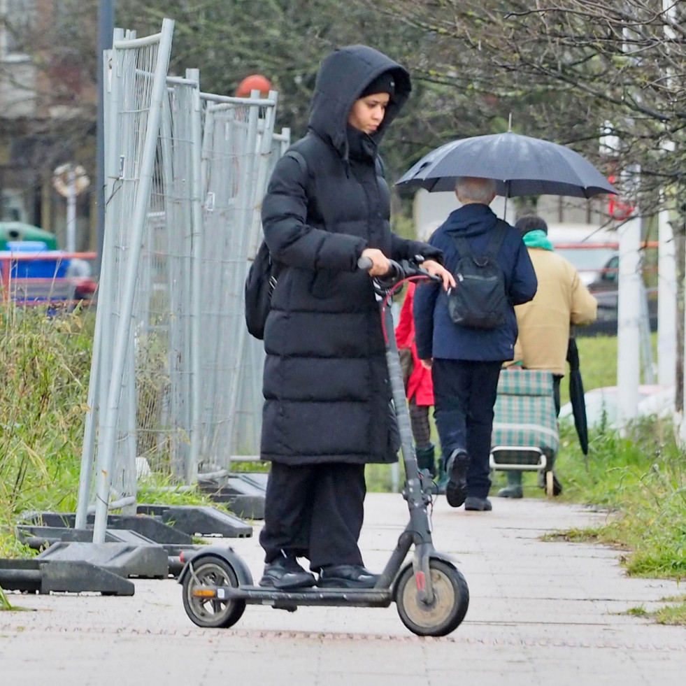 Multados dos conductores de patinetes eléctricos en Cedeira y Mugardos