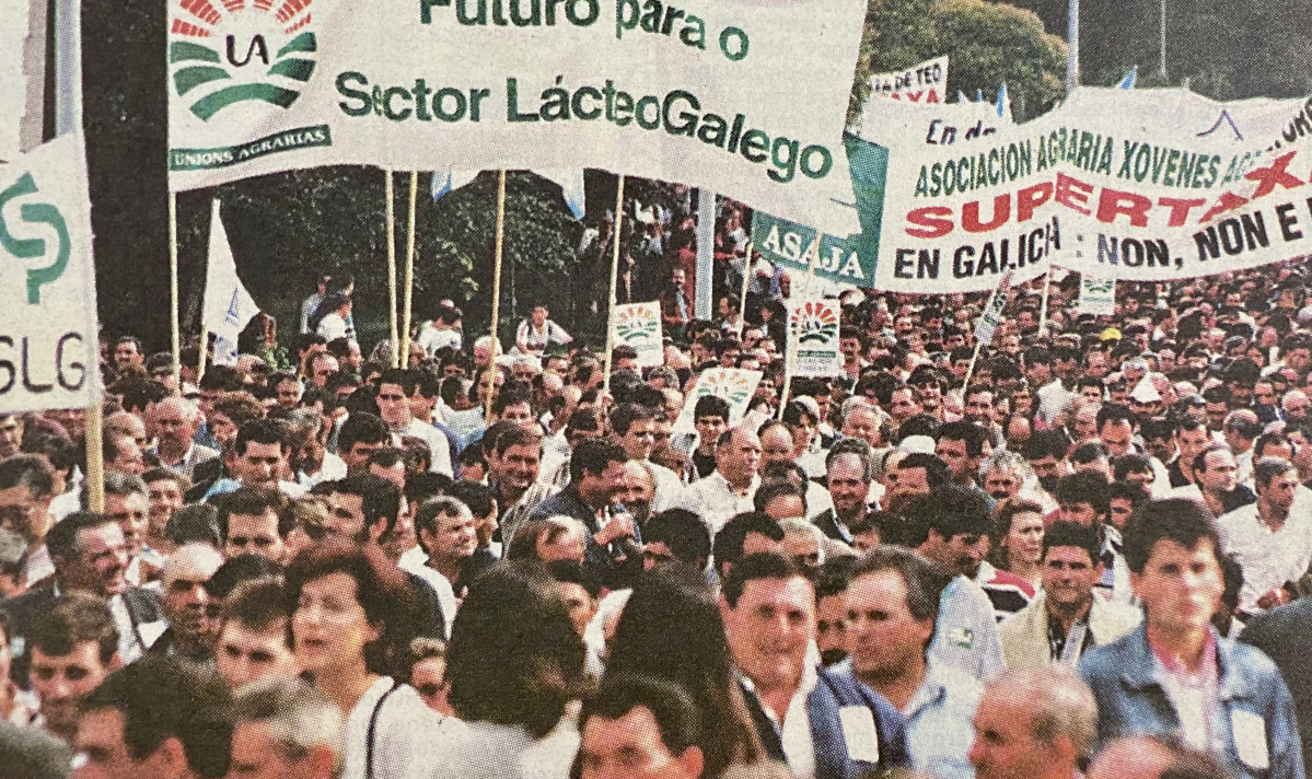 Ganaderos protestan conta la supertasa